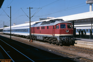 D25576 232 352
